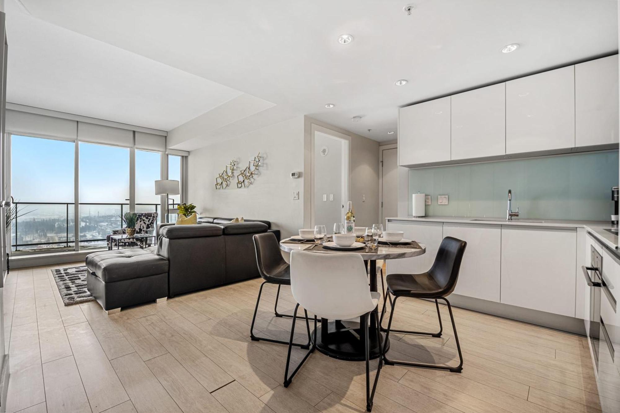 Stunning 34Th Floor Views, Prime Downtown Location - Near Stampede, Casino, Bars! Free Banff Pass, Parking, Wine! Villa คาลการี ภายนอก รูปภาพ